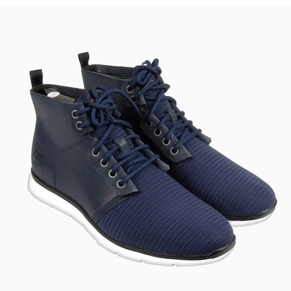 TimberlandMen's Killington Leather Chukka Sneakers